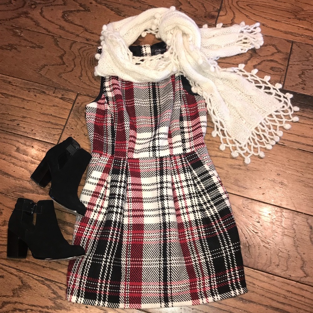 Twenty One Houndstooth Dress size Small Like New!